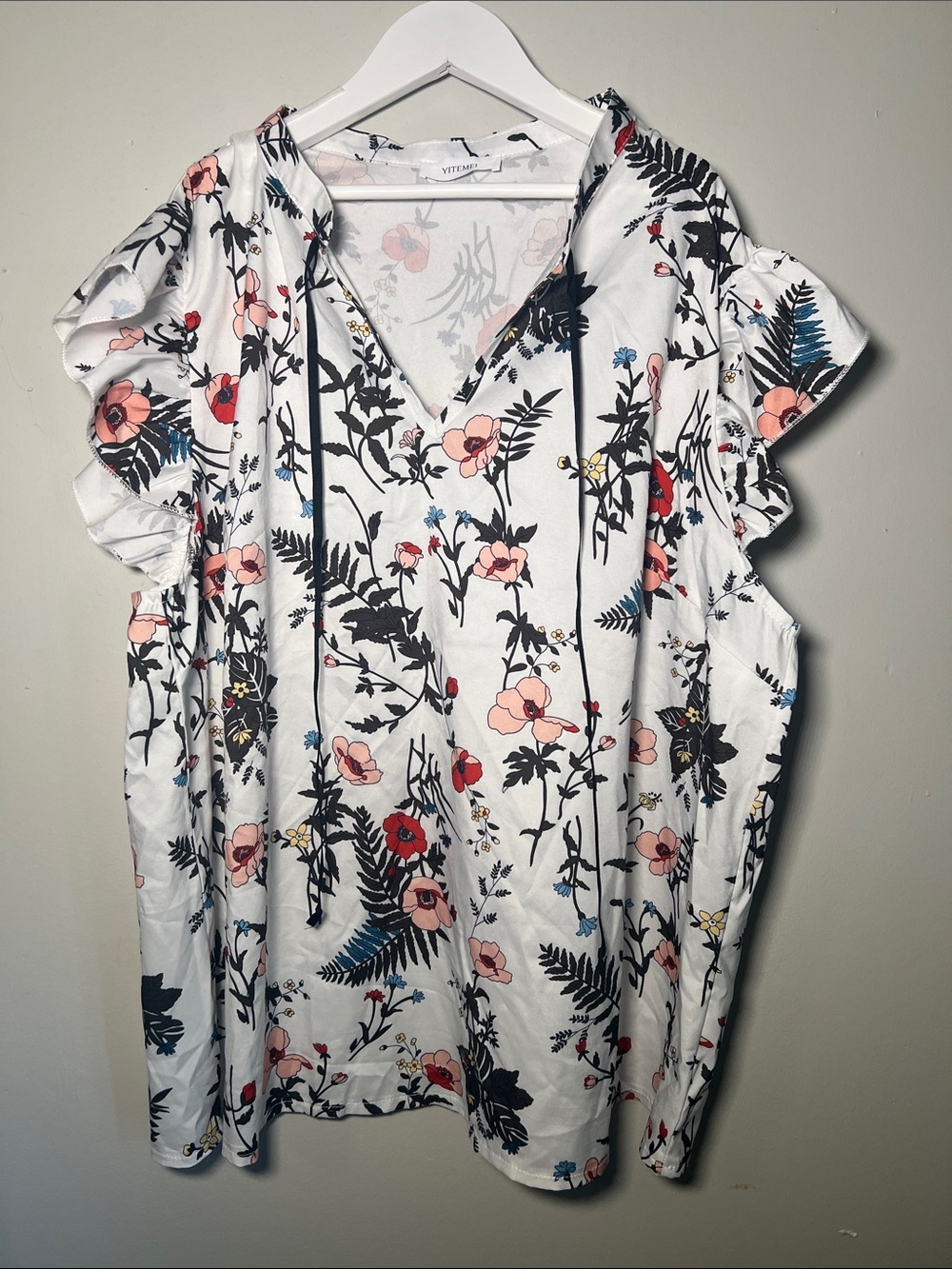 White Floral V-Neck Ruffle Sleeve Blouse